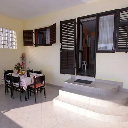 Damjan Apartment Brist