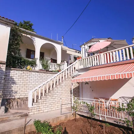 Damjan Apartment